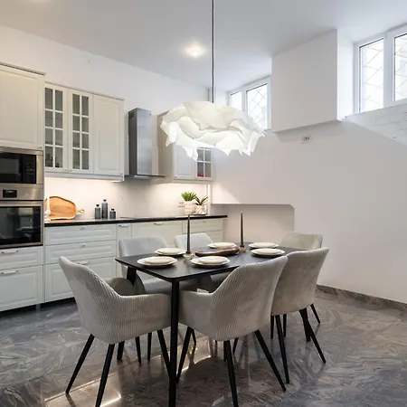 Апартаменти Calea 3br Victoriei Stunner - Two Living - Balconies On The Avenue *