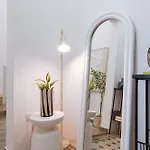 Apartament Calea 3br Victoriei Stunner - Two Living - Balconies On The Avenue Bucureşti