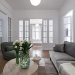 Apartament Calea 3br Victoriei Stunner - Two Living - Balconies On The Avenue Bucureşti
