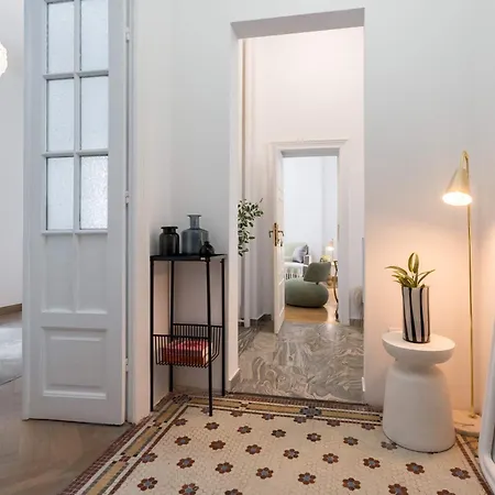 Calea 3br Victoriei Stunner - Two Living - Balconies On The Avenue *