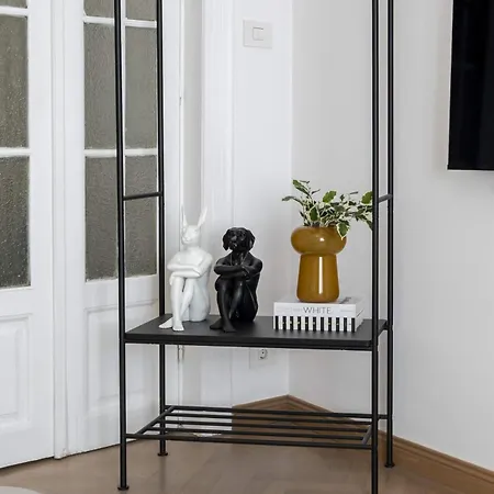 Lejlighed Calea 3br Victoriei Stunner - Two Living - Balconies On The Avenue *