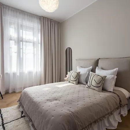 Calea 3br Victoriei Stunner - Two Living - Balconies On The Avenue * Bucharest