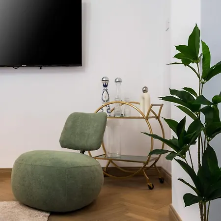 Calea 3br Victoriei Stunner - Two Living - Balconies On The Avenue * Boekarest