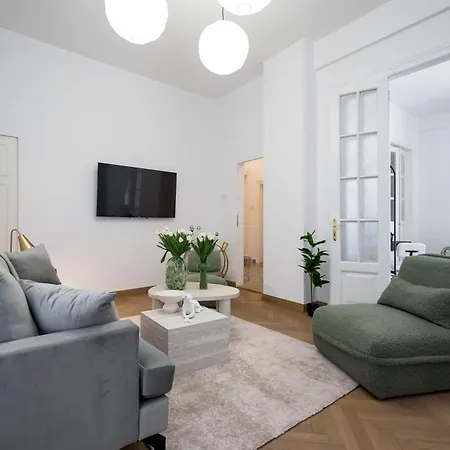 Calea 3br Victoriei Stunner - Two Living - Balconies On The Avenue Apartment