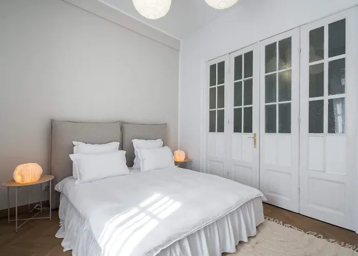 Calea 3br Victoriei Stunner - Two Living - Balconies On The Avenue Bucareste