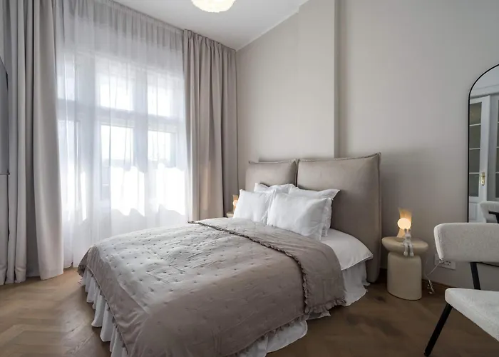 Calea 3br Victoriei Stunner - Two Living - Balconies On The Avenue Apartmán Bukurešť