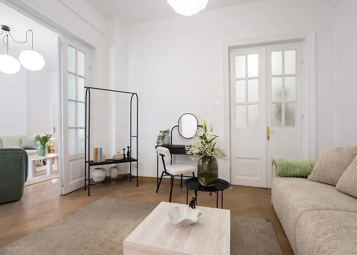 Calea 3br Victoriei Stunner - Two Living - Balconies On The Avenue Apartamento Bucareste