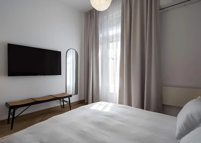 Apartmán Calea 3br Victoriei Stunner - Two Living - Balconies On The Avenue
