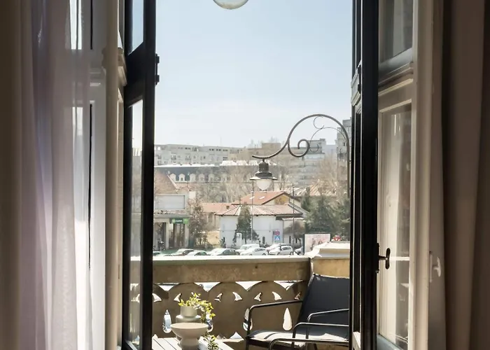 Calea 3br Victoriei Stunner - Two Living - Balconies On The Avenue Bucarest