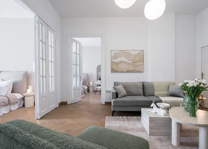 Calea 3br Victoriei Stunner - Two Living - Balconies On The Avenue Apartmán