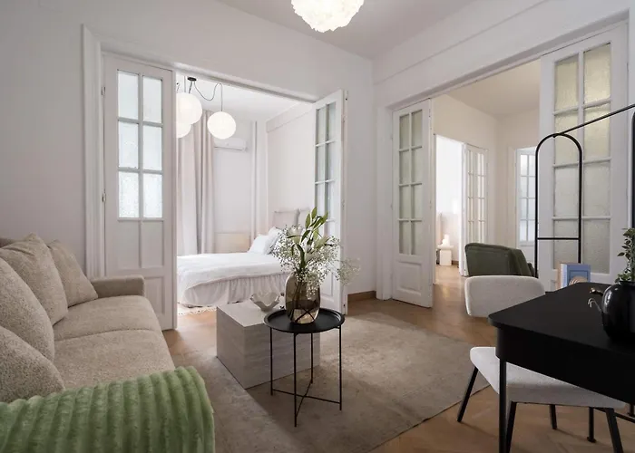 Calea 3br Victoriei Stunner - Two Living - Balconies On The Avenue Apartmán Bukurešť