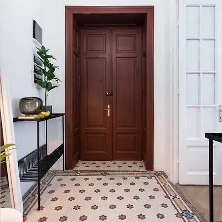 Calea 3br Victoriei Stunner - Two Living - Balconies On The Avenue *