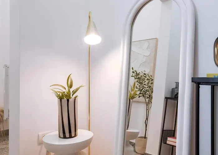 Apartament Calea 3br Victoriei Stunner - Two Living - Balconies On The Avenue Bucureşti