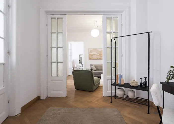 Calea 3br Victoriei Stunner - Two Living - Balconies On The Avenue Bucureşti